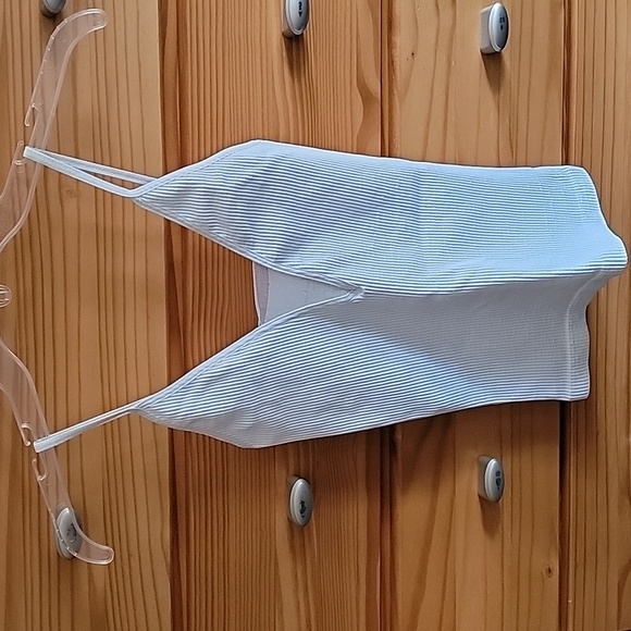 Free People cami/tank top.  Xs-s.  White with lots of stretch.  EUC - Picture 1 of 5